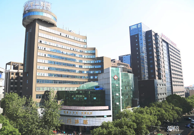 愛陪共享陪護床共享輪椅，憑什么讓大醫(yī)院選擇你？.png